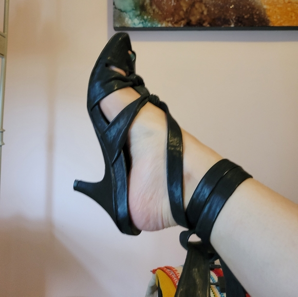 Black Strappy Logan Heels - Picture 6 of 6